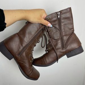 Combat boots